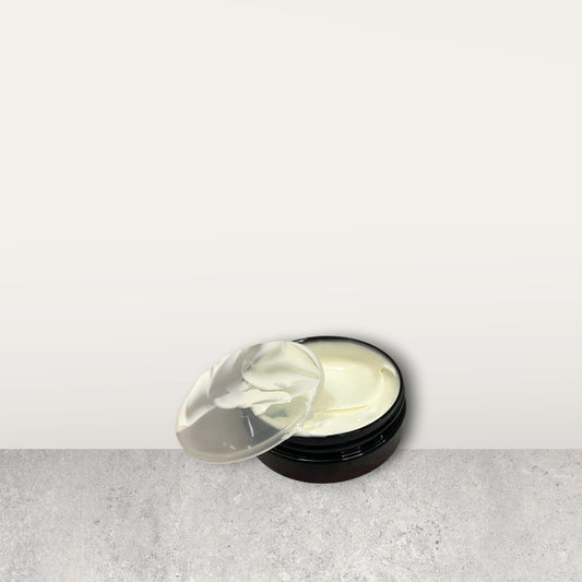 Crème hydratante avec une texture lisse et riche